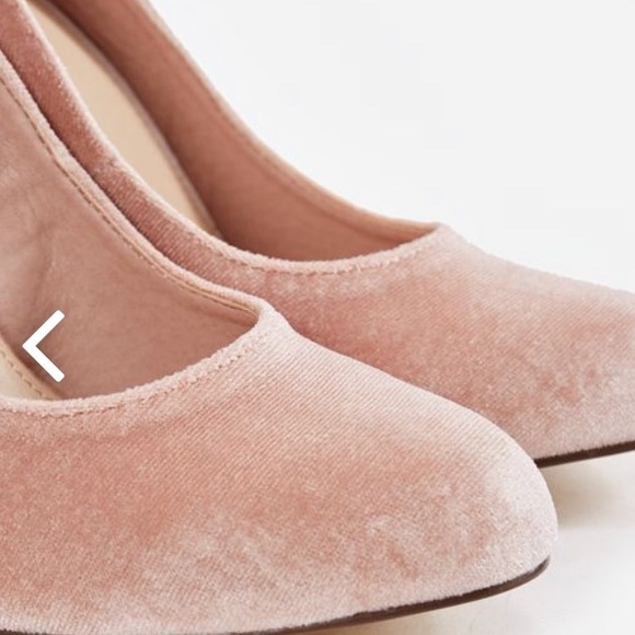 Beautiful heels new never worn - Picture 2 of 5